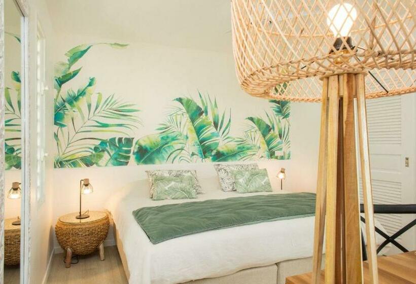 بانگلوی استاندارد با چشم‌انداز دریا, Raiatea Lodge