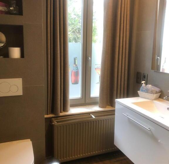 Номер Deluxe, Duivels Paterke Harelbeeksestraat 29, 8500 Kortrijk