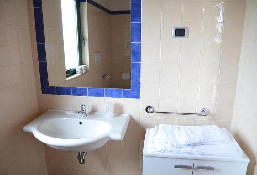 Четырехместный Номер Стандарт, Club Hotel Le Nazioni