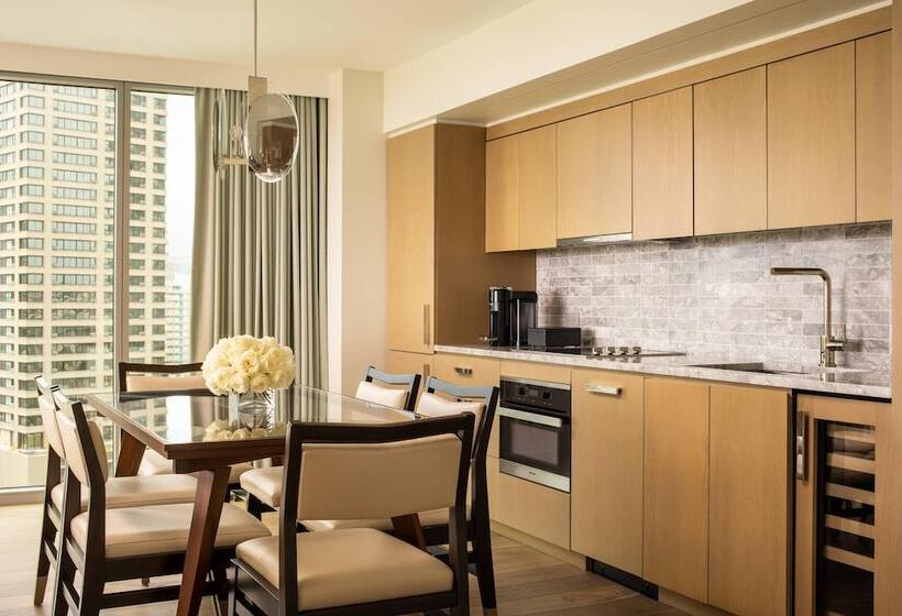 Люкс Deluxe 2 Спальни, The Ritzcarlton Residences, Waikiki Beach