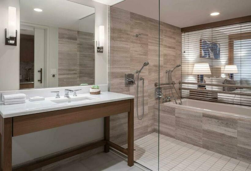 Номер Deluxe Вид на Море, The Ritzcarlton Residences, Waikiki Beach