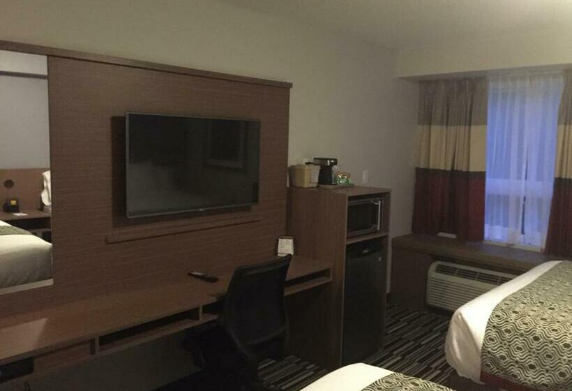 Номер Deluxe, Microtel Inn & Suites By Wyndham Kirkland Lake