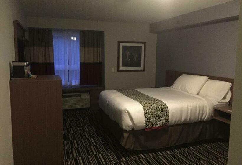 Номер Стандарт, Microtel Inn & Suites By Wyndham Kirkland Lake