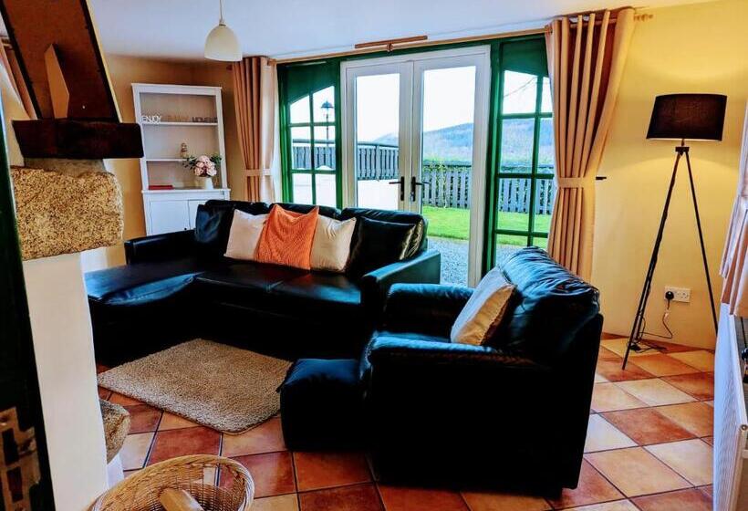 Дом 2 Спальни, Millers Close Holiday Cottages