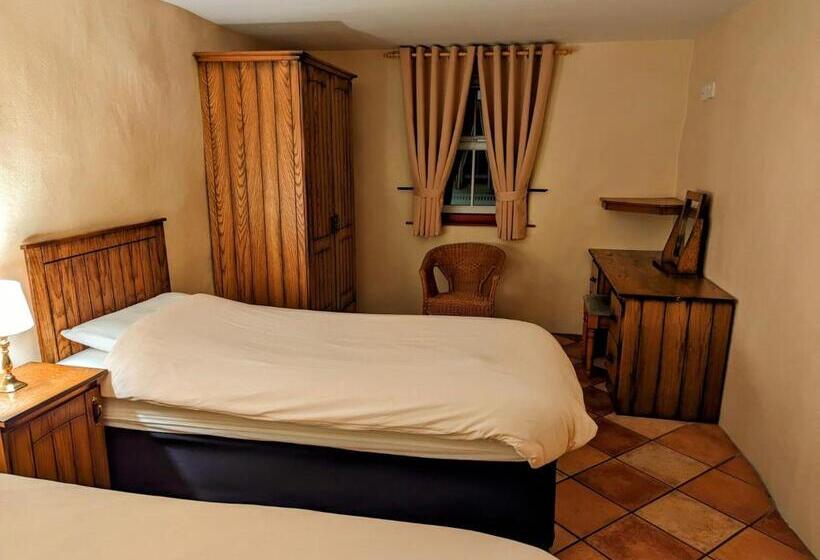 Дом 3 Спальни, Millers Close Holiday Cottages