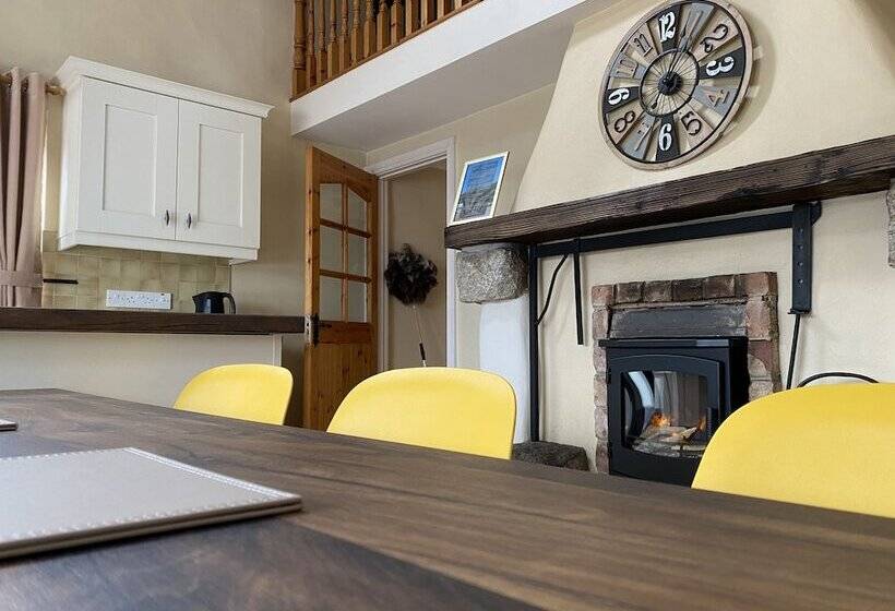 Дом 3 Спальни, Millers Close Holiday Cottages