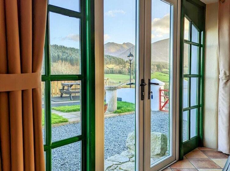 Дом 2 Спальни, Millers Close Holiday Cottages