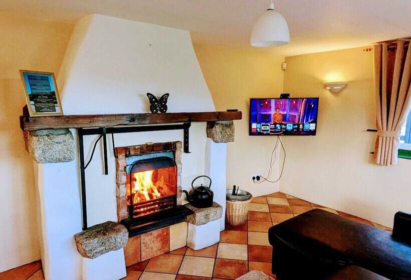 Дом 2 Спальни, Millers Close Holiday Cottages