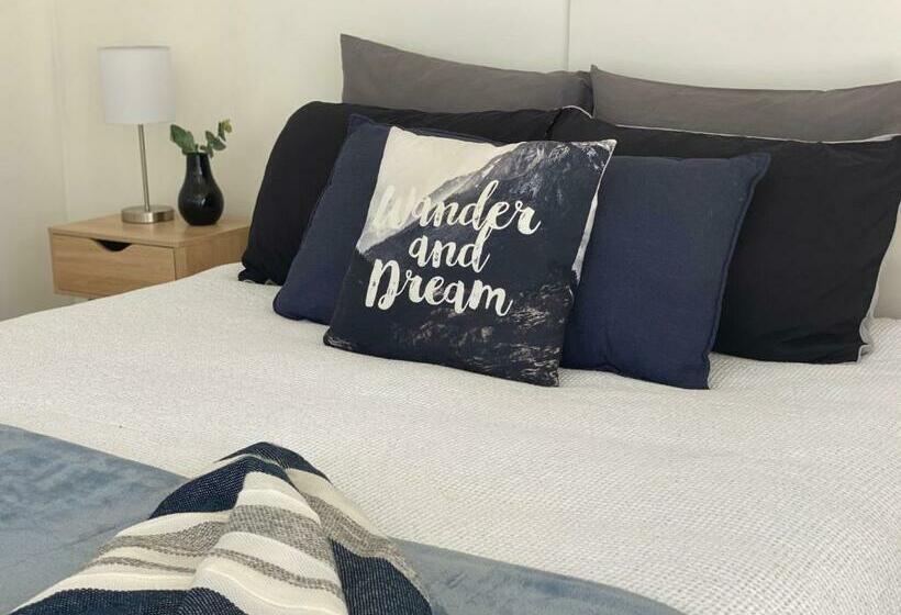 Номер Стандарт, Surf N Stay Whangamata