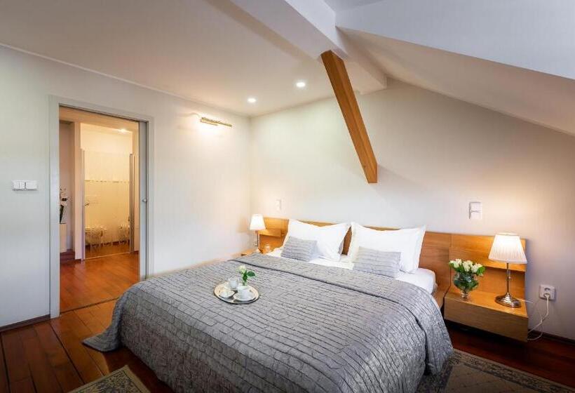 Duplex Kamer, Apartments Almandine