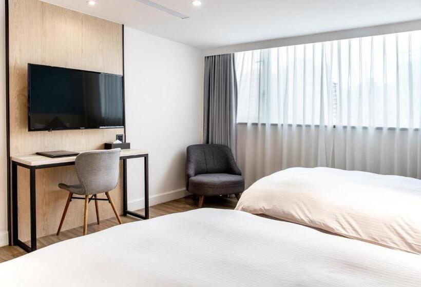 اتاق استاندارد سه نفره, Hub Hotel Zhongli
