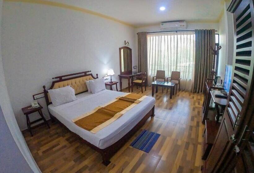 Номер Deluxe, Centauria City