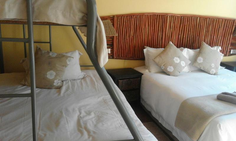 Семейный Номер, Flintstones Guest House Durban