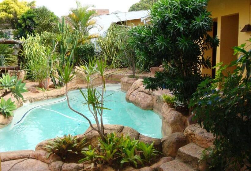 Семейный Номер, Flintstones Guest House Durban