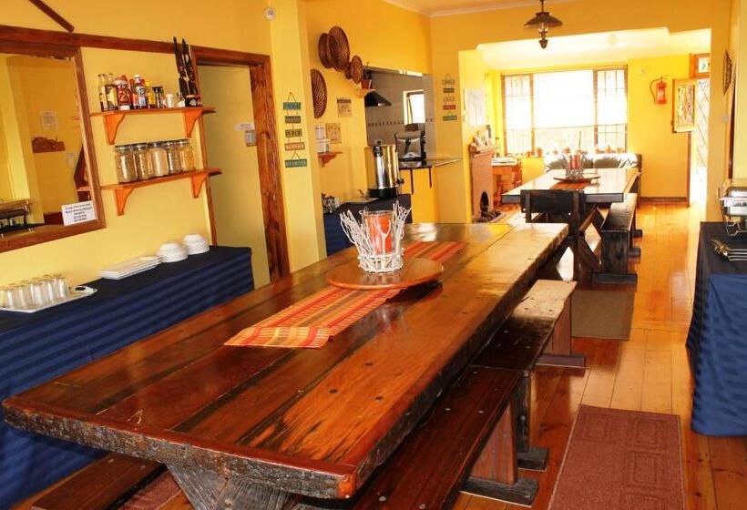 Номер Стандарт Трехместный, Flintstones Guest House Durban