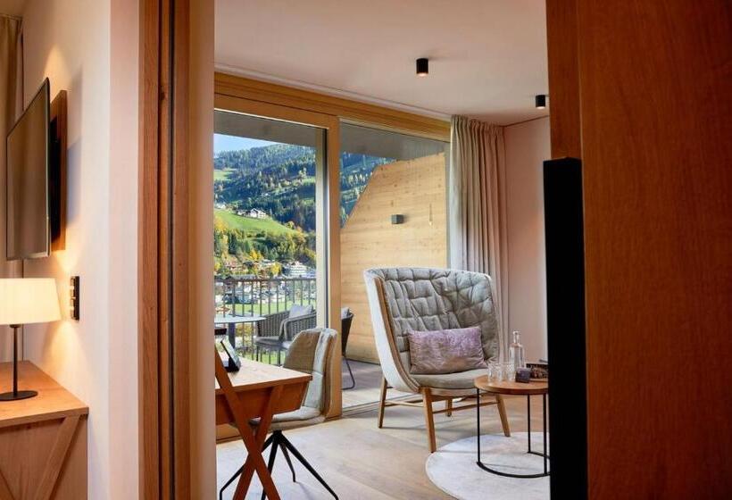 سوییت لوکس, Das Edelweiss  Salzburg Mountain Resort