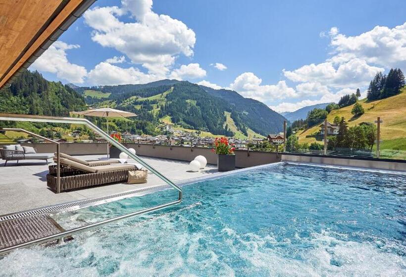 سوییت با استخر, Das Edelweiss  Salzburg Mountain Resort