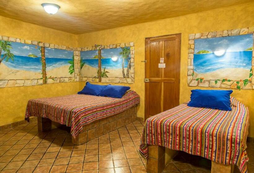 Pokój Standard Trzyosobowy, El Sano Banano Beachside