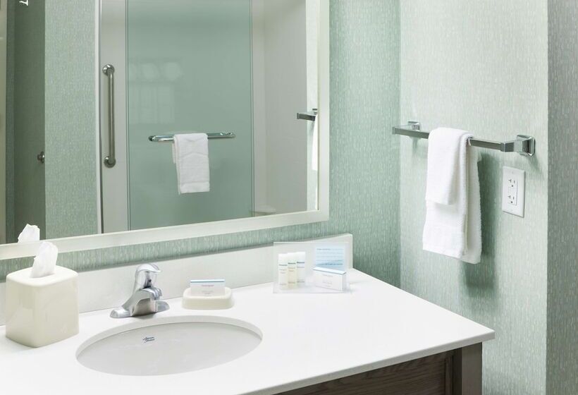Номер Стандарт Двуспальная Кровать Вид на Море, Hampton Inn & Suites Carolina Beach Oceanfront