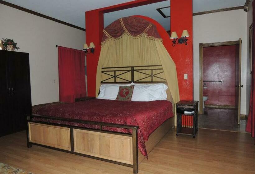 חדר דלוקס עם מיטת קינג, The Whispering Pines Inn
