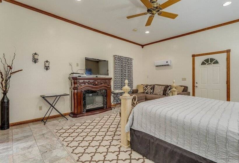 חדר דלוקס, The Whispering Pines Inn