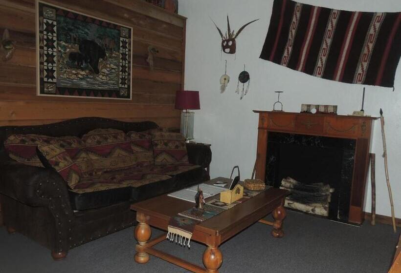 סוויטה דלוקס, The Whispering Pines Inn