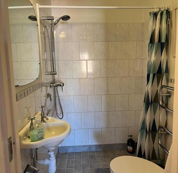 Номер Стандарт Совместная Ванная, Sveriges Minsta Hotell! Hôtel Gruyère