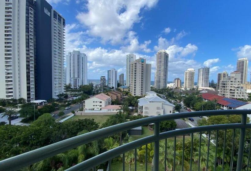 Апартаменты 3 Спальни Вид на Море, The Meriton Apartments On Main Beach