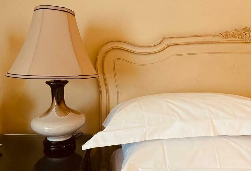 Номер Классика Кровать Кинг, Le Bouchon Brasserie &