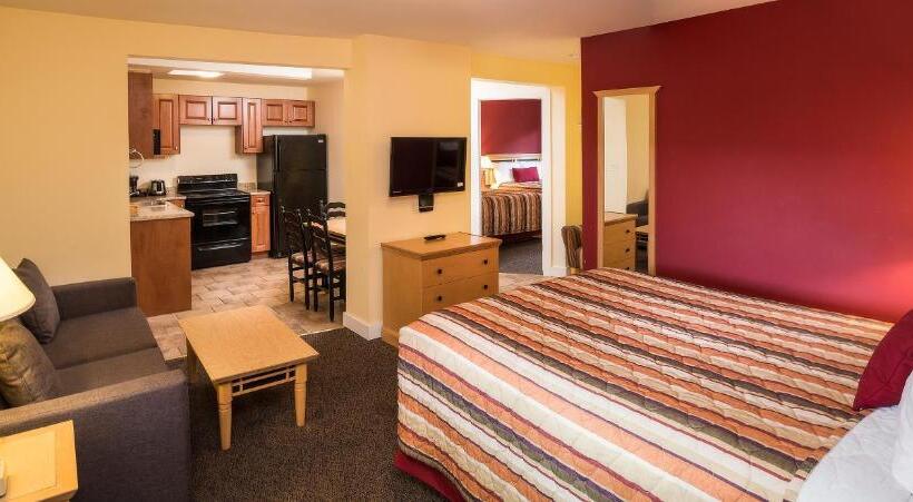 سوییت سوپریور, Sahara Courtyard Inn Penticton