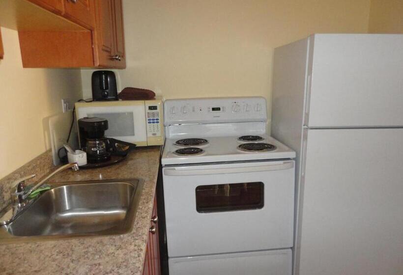سوییت, Sahara Courtyard Inn Penticton