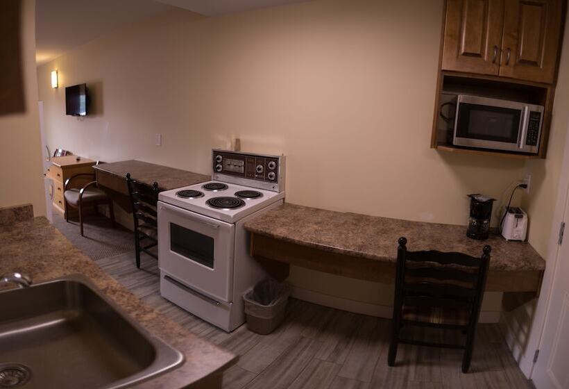 سوییت, Sahara Courtyard Inn Penticton