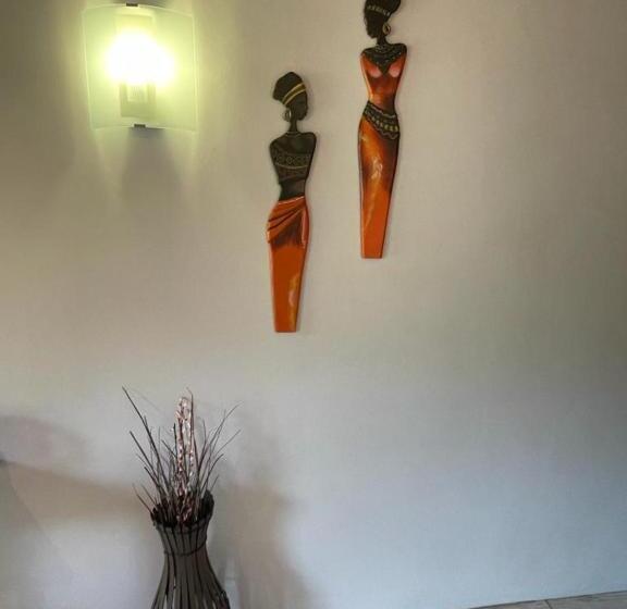标准间, Marula Lodge