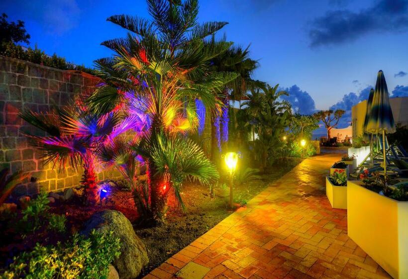 Семейный Номер, Room In B&b   Ischia, Forio With A Breathtaking View, Above The Poseidon Gardens For 5 People