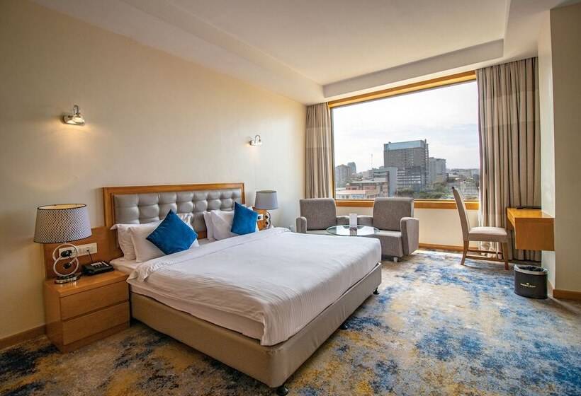 اتاق لوکس با چشم‌انداز شهر, Golden Tulip Westlands Nairobi
