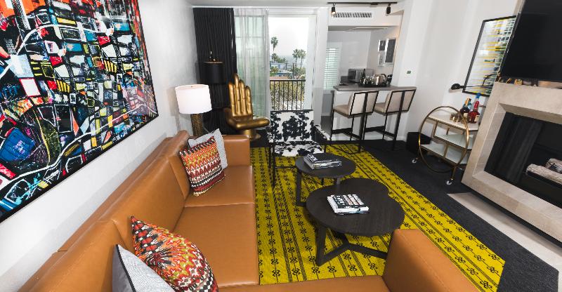 Номер Премиум, Melia Makassar