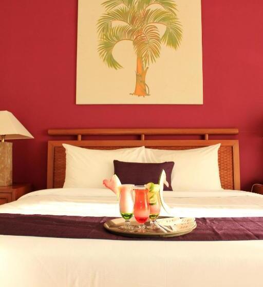 带泳池观景的豪华房, Manado Tateli Resort And Convention
