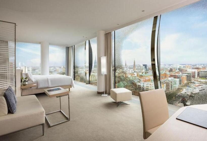 带大床的小型套房, The Westin Hamburg