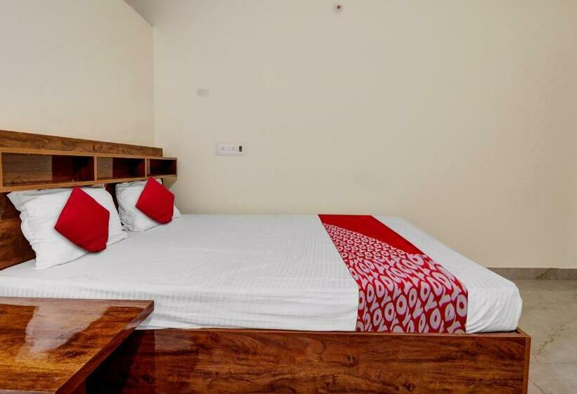 三人经典房间, Collection O Preethi Boarding & Lodging