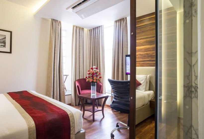 اتاق اجرایی, Connaught Royale