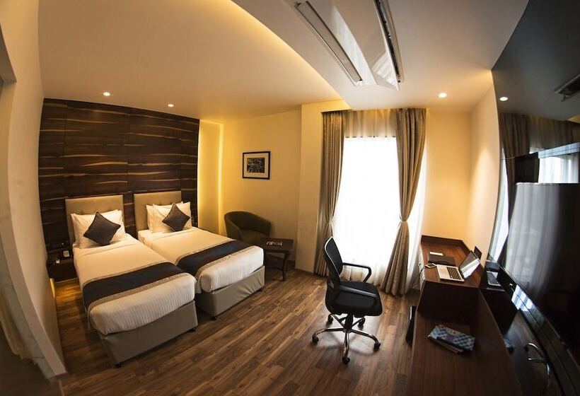 اتاق اجرایی, Connaught Royale