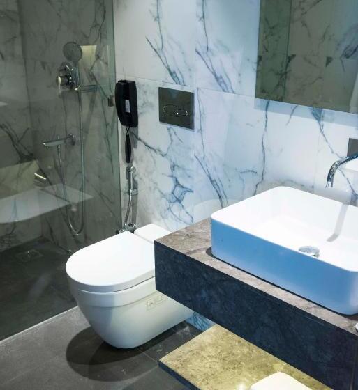 استودیوی استاندارد, Connaught Royale