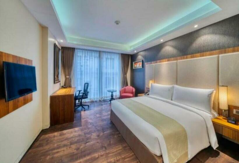 Номер Deluxe Кровать Кинг, Holiday Inn Kolkata Airport, An Ihg