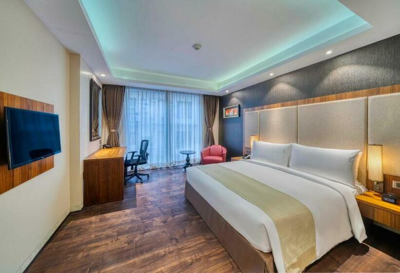 Номер Deluxe Кровать Кинг, Holiday Inn Kolkata Airport, An Ihg