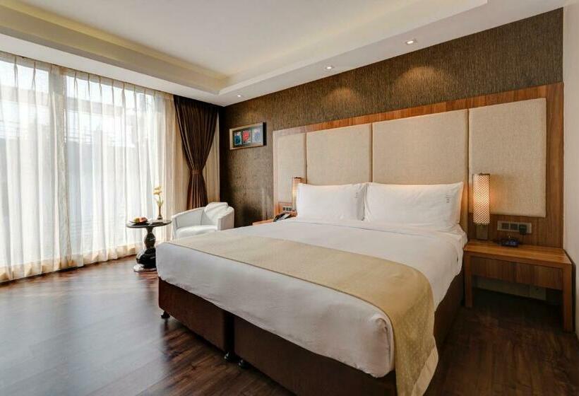 Номер Deluxe Кровать Кинг, Holiday Inn Kolkata Airport, An Ihg