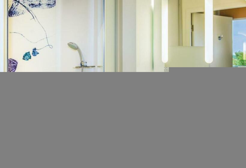 Номер Стандарт Трехместный, Ibis Budget Saint Quentin Yvelines   Vélodrome