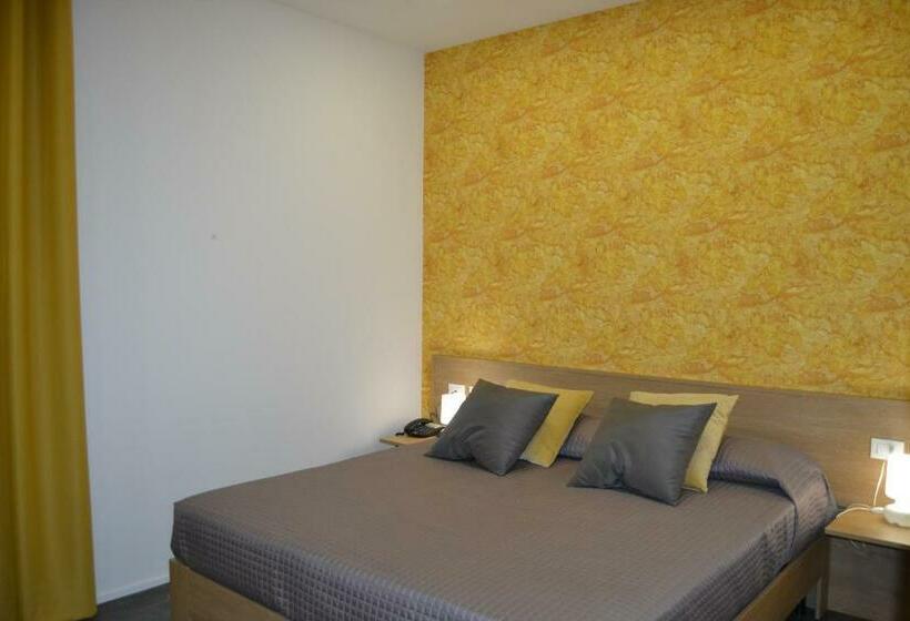 اتاق لوکس یک تخته, Abraxia Guest House