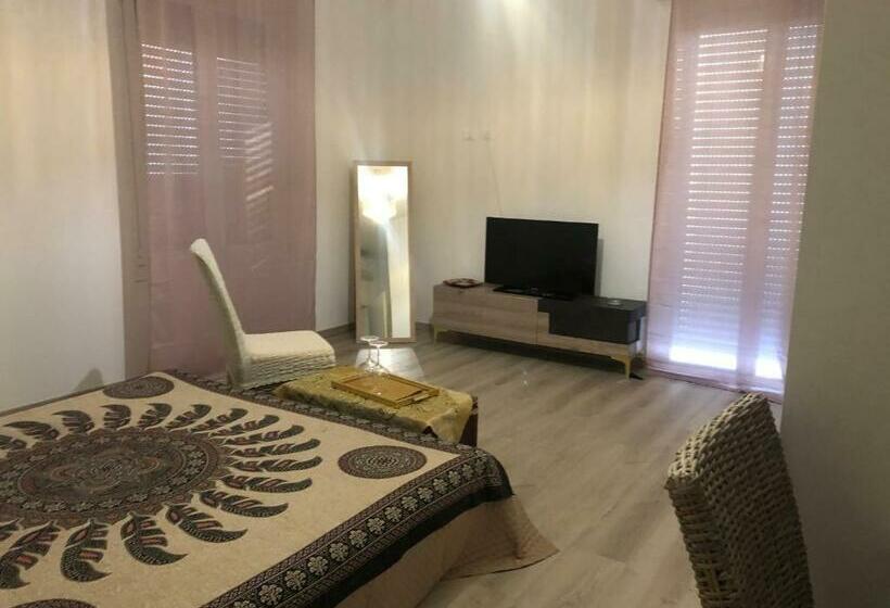 اتاق استاندارد با تخت بزرگ, R&b Midora