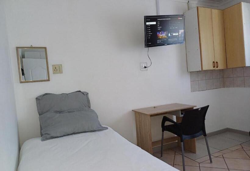 Трехместный Номер Базовый, Ojong S Guesthouse Kraaifontein   Eikendel