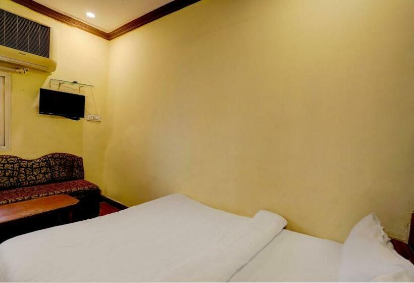 Трехместный Номер Классика, Oyo Hotel Santushti Maharaja